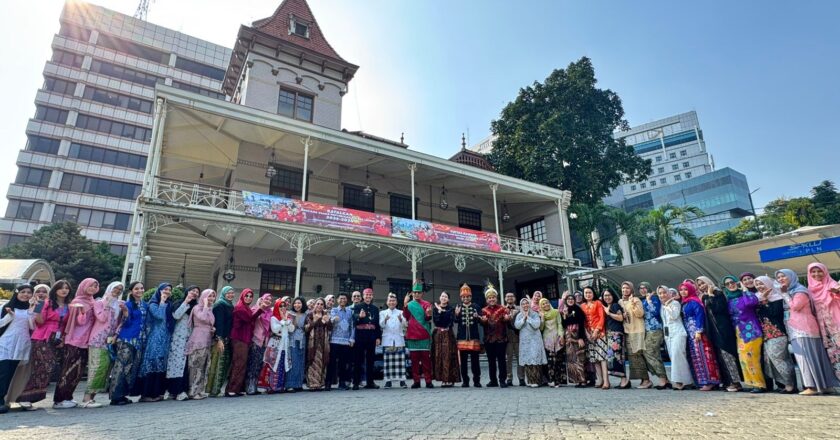 Kartini Energi: Srikandi PLN Layani Langsung Pelanggan