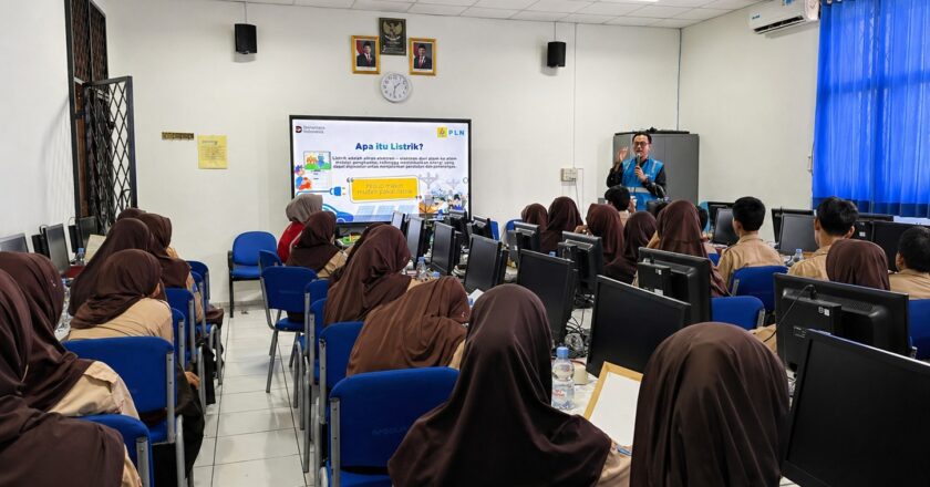 Tak Sekadar Listrik, PLN Tanamkan Mindset Energi Bersih ke Generasi Muda