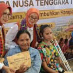 Kemensos Salurkan Santunan Rp15 Juta bagi Ahli Waris Korban Bencana di NTT
