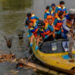 Menjelang World Cleanup Day 2026, JHL Group Bersihkan Sungai Cisadane