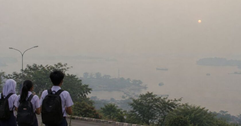 Kualitas Udara Memburuk akibat Kabut Asap, Siswa di Batam Belajar dari Rumah