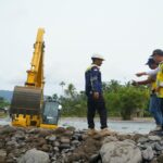 Tanggul Darurat 200 Meter di Padang Rampung